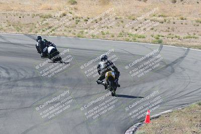 media/Apr-20-2025-AHRMA (Sun) [[393a79c373]]/Race/Group 11 early race/Turn 4b/